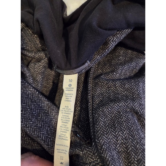 Lululemon Think Fast pullover - Picture 3 of 4